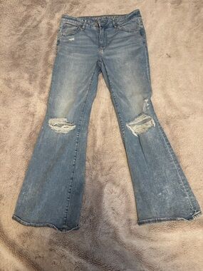 American Eagle Outfitters Light Blue Distressed Flare Jeans for Women